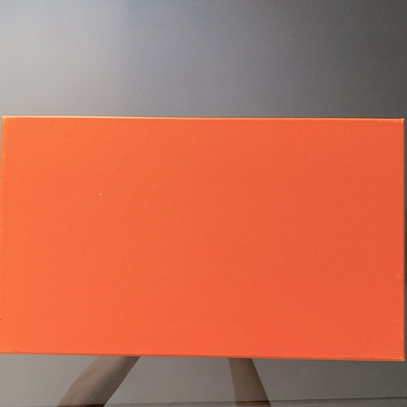Authentic Hermes Box - Picture 2 of 8